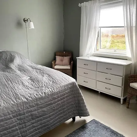 Strandhus Med Panoramautsikt Nyaraló *