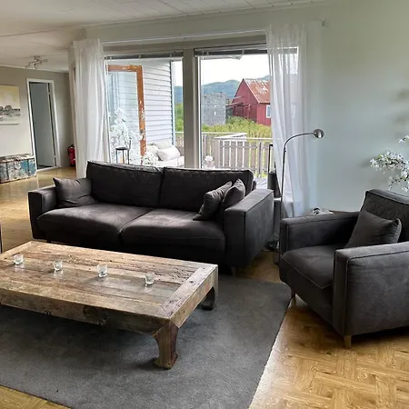 Strandhus Med Panoramautsikt * Sand (Nordland)