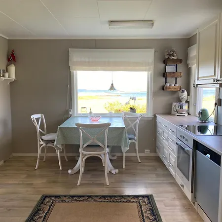 Strandhus Med Panoramautsikt بيت للعطل ساند